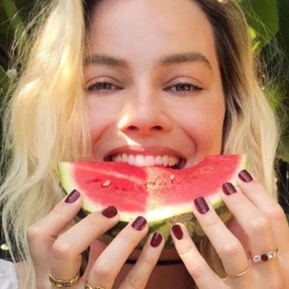 10k Gold Garnet & Cubic Zirconia Ring - Picture 6 of 7